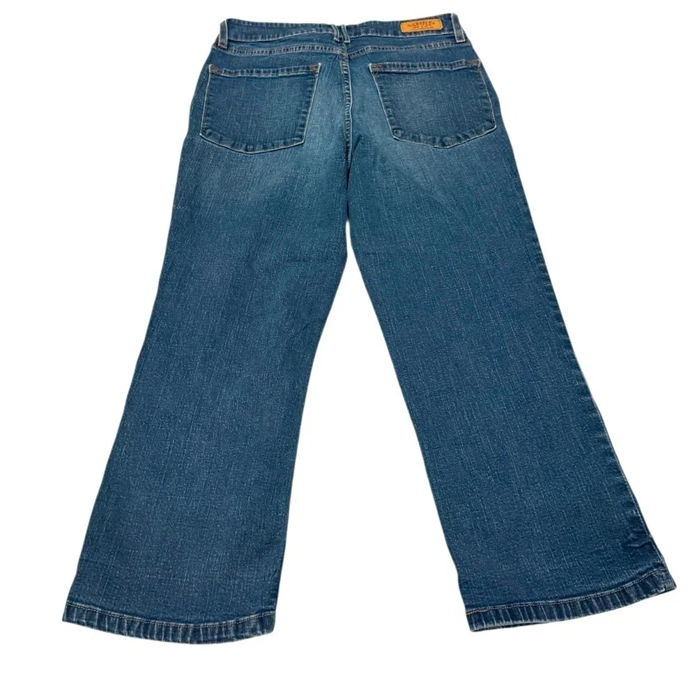 Levi’s Signature Jeans Medium Wash Cropped Women’s Size 6